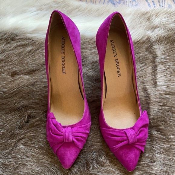Audrey Brooke NWT heels suede - Picture 2 of 4